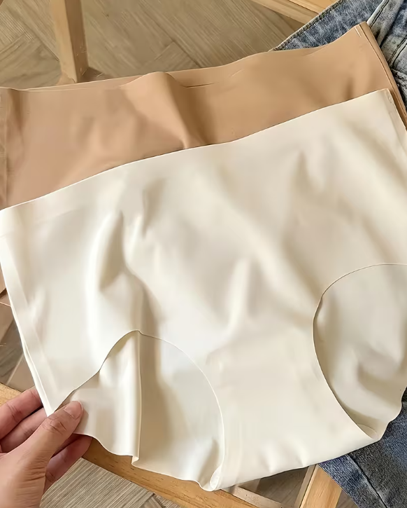 Pack of Seamless Mid-Rise Panties – Lightweight No-Show Briefs for Women