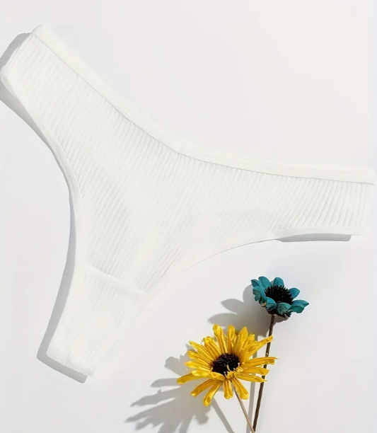 4-Pack Elegant V-Line Cotton Thong Panties – Breathable & Stylish Everyday Essentials